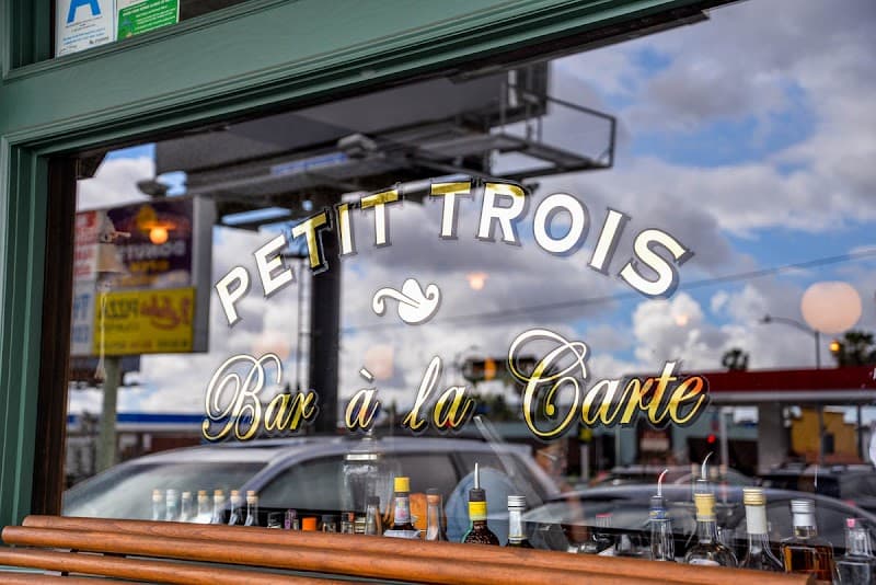 Petit Trois L'Original — Third Street