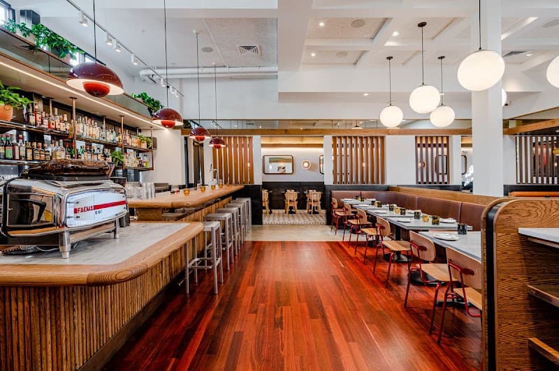 Delfina — Mission
